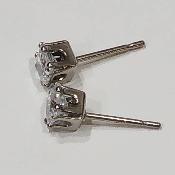 Brilliant Princess Cut 1 CTW Cubic Zirconia Stud Earrings - Picture 6 of 11